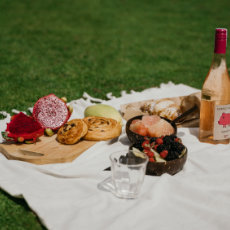 BEST SWEETS TO TAKE ON A PICNIC BEST SWEETS TO TAKE ON A PICNIC